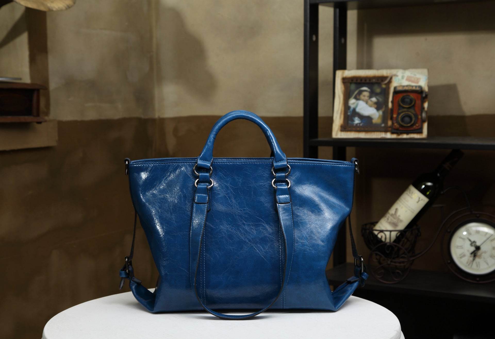 New Winter Europe Retro Fashion Handbag – Stylish Shoulder Bag Satchel for Wholesale - Emprize360